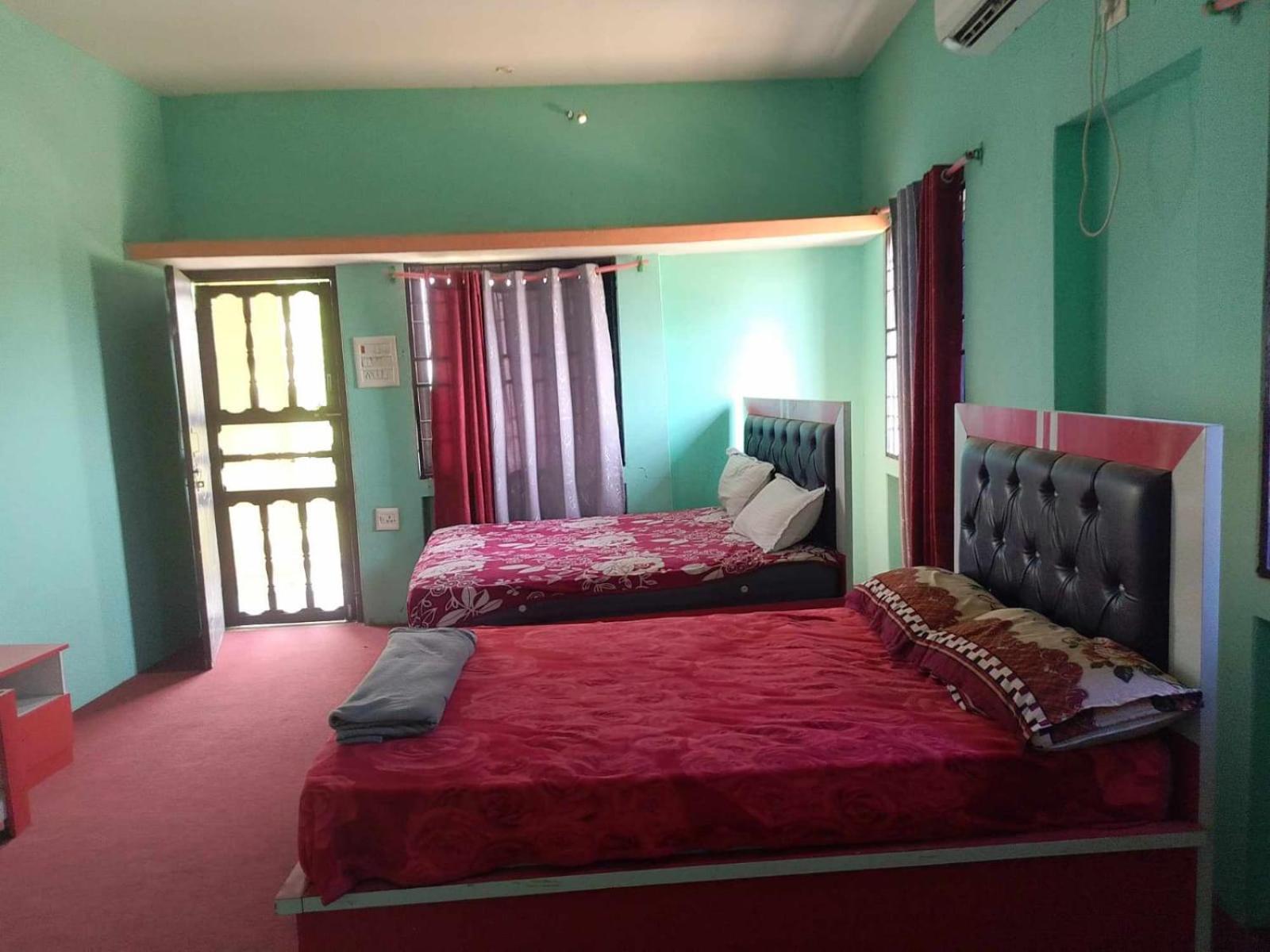 Subha Laxmi Hotel & Lodge Bahasi Ngoại thất bức ảnh